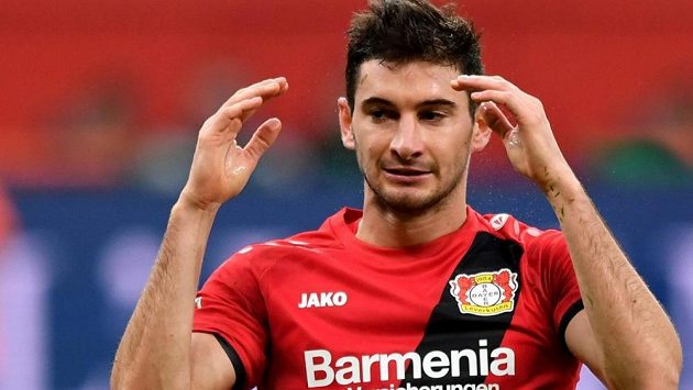 Argentinec Lucas Alario je ve střelecké formě. Argentinec Lucas Alario je ve střelecké formě.