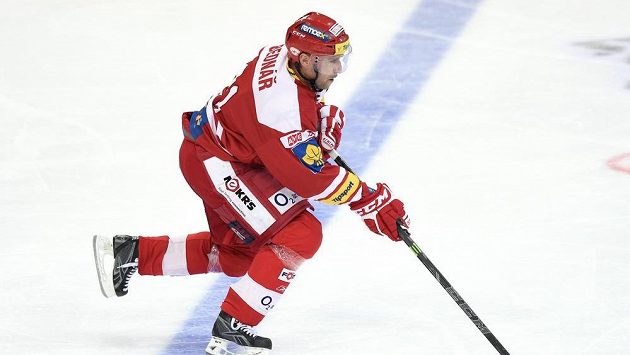 Útočník Jaroslav Bednář v létě změnil dres, ze Slavie přešel do Hradce Králové. Útočník Jaroslav Bednář v létě změnil dres, ze Slavie přešel do Hradce Králové.