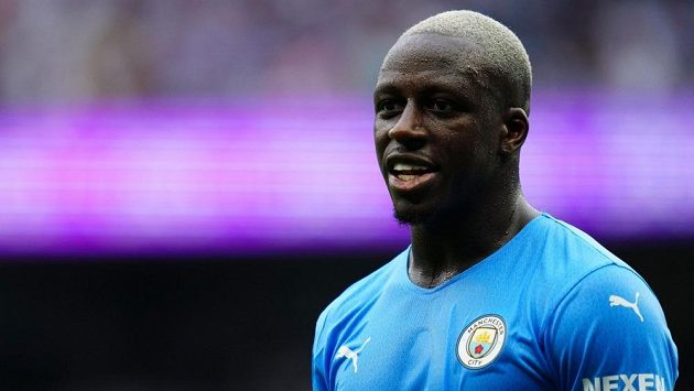 Hvězda Manchesteru City Benjamin Mendy se dostal do velkého průšvihu. Hvězda Manchesteru City Benjamin Mendy se dostal do velkého průšvihu.