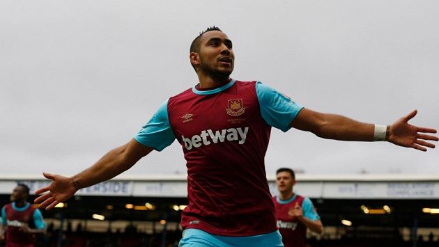 Francouzský fotbalista Dimitri Payet v dresu West Hamu, to už je minulost. Fotbalista se vrací do Marseille. Francouzský fotbalista Dimitri Payet v dresu West Hamu, to už je minulost. Fotbalista se vrací do Marseille.