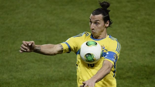 Švédský útočník Zlatan Ibrahimovic v odvetném utkání baráže o postup na MS v Brazílii. Švédský útočník Zlatan Ibrahimovic v odvetném utkání baráže o postup na MS v Brazílii.