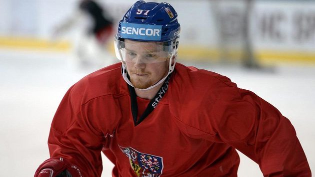 Hokejový útočník David Kaše, který má smlouvu s Philadelphií, začne sezonu při odloženém startu dalšího ročníku NHL v extraligových Karlových Varech. Hokejový útočník David Kaše, který má smlouvu s Philadelphií, začne sezonu při odloženém startu dalšího ročníku NHL v extraligových Karlových Varech.