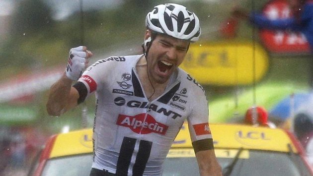 Nizozemský cyklista Tom Dumoulin se raduje z vítězství v 9. etapě letošního ročníku Tour de France. Nizozemský cyklista Tom Dumoulin se raduje z vítězství v 9. etapě letošního ročníku Tour de France.