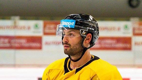 Hokejisté Litvínova získali do týmu zámořskou posilu. Roční smlouvu se stejně dlouhou opcí podepsal se Severočechy kanadský útočník Giorgio Estephan. Hokejisté Litvínova získali do týmu zámořskou posilu. Roční smlouvu se stejně dlouhou opcí podepsal se Severočechy kanadský útočník Giorgio Estephan.
