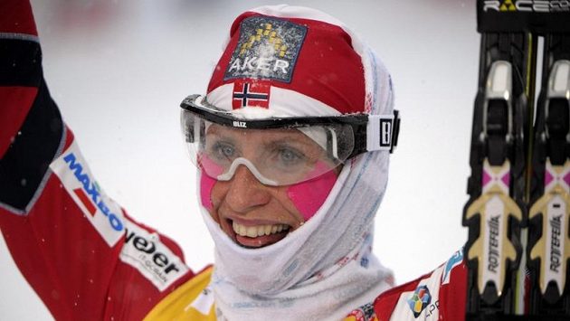 Norka Marit Björgenová se raduje v cíli. Norka Marit Björgenová se raduje v cíli.