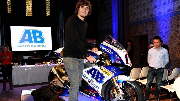 Motocyklový závodník Karel Abraham (vlevo) Motocyklový závodník Karel Abraham (vlevo)
