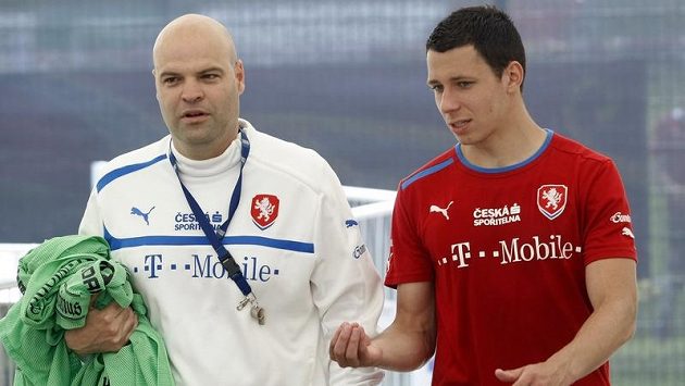 Marek Suchý na tréninku české reprezentace spolu s koučem Jakubem Dovalilem. Marek Suchý na tréninku české reprezentace spolu s koučem Jakubem Dovalilem.
