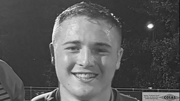 Splněný sen se proměnil v tragédii. Dvacetiletý ragbista Archie Bruce zemřel den po debutu v dresu Batley Bulldogs v soutěži RLFC. Splněný sen se proměnil v tragédii. Dvacetiletý ragbista Archie Bruce zemřel den po debutu v dresu Batley Bulldogs v soutěži RLFC.