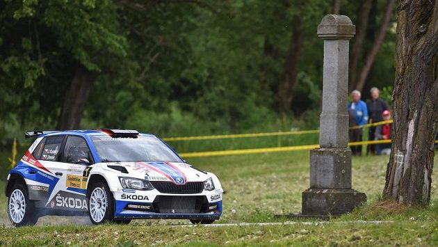 Jan Kopecký s Pavlem Dreslerem s vozem Škoda Fabia R5 na trati Rallye Český Krumlov. Jan Kopecký s Pavlem Dreslerem s vozem Škoda Fabia R5 na trati Rallye Český Krumlov.