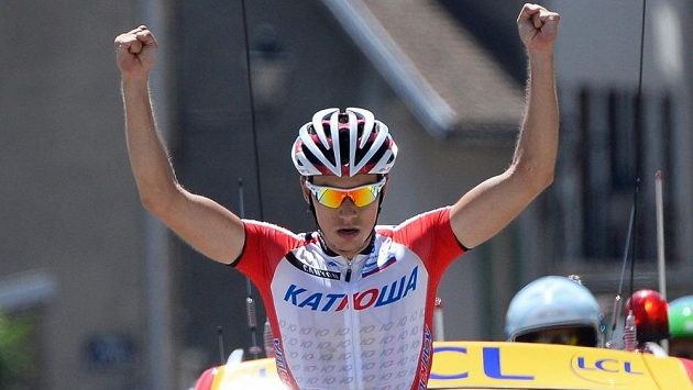 Slovinský cyklista Simon Špilak ze stáje Kaťuša se raduje z vítězství v páté etapě závodu Critérium du Dauphiné. Slovinský cyklista Simon Špilak ze stáje Kaťuša se raduje z vítězství v páté etapě závodu Critérium du Dauphiné.