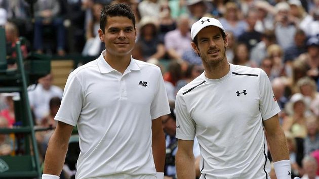 Kanaďan Milos Raonic (vlevo) a Brit Andy Murray před finále tenisového Wimbledonu. Kanaďan Milos Raonic (vlevo) a Brit Andy Murray před finále tenisového Wimbledonu.
