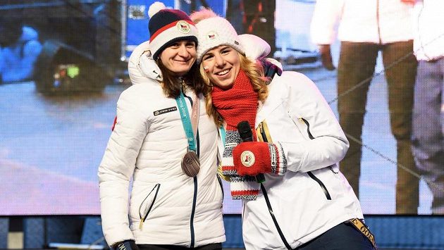 Martina Sáblíková (vlevo) a Ester Ledecká patří k největším ikonám českého sportu Martina Sáblíková (vlevo) a Ester Ledecká patří k největším ikonám českého sportu
