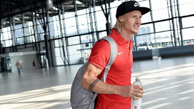 Tyčkař Michal Balner před odletem na atletické mistrovství světa v Pekingu. Tyčkař Michal Balner před odletem na atletické mistrovství světa v Pekingu.