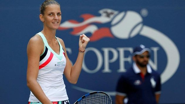 Tenistka Karolína Plíšková zvládla bez problémů osmifinále grandslamového US Open. Světová jednička porazila Američanku Jennifer Bradyovou v New Yorku suverénně 6:1, 6:0. Tenistka Karolína Plíšková zvládla bez problémů osmifinále grandslamového US Open. Světová jednička porazila Američanku Jennifer Bradyovou v New Yorku suverénně 6:1, 6:0.