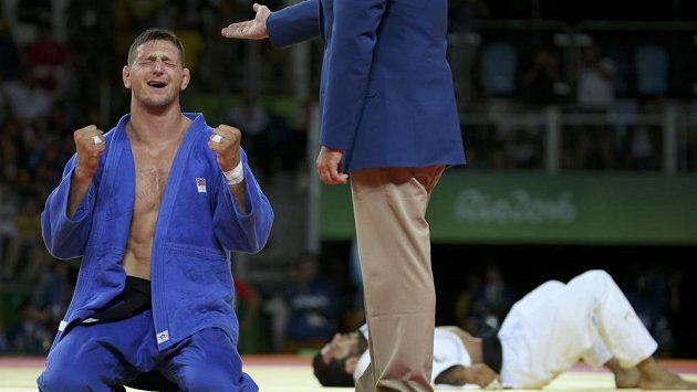 Dobojováno! Lukáš Krpálek má zlato, ve finále porazil Elmara Gasimova z Ázerbájdžánu. Dobojováno! Lukáš Krpálek má zlato, ve finále porazil Elmara Gasimova z Ázerbájdžánu.