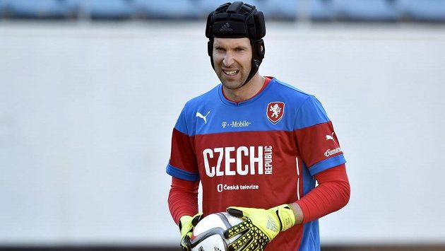 Petr Čech na tréninku národního týmu. Petr Čech na tréninku národního týmu.