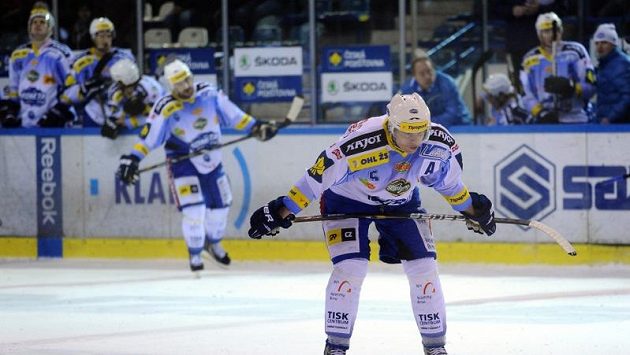 Vpředu obránce Komety Brno Tomáš Žižka. Vpředu obránce Komety Brno Tomáš Žižka.