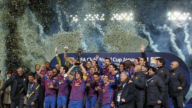 Fotbalisté Barcelony oslavují vítězství v klubovém mistrovství světa. Fotbalisté Barcelony oslavují vítězství v klubovém mistrovství světa.