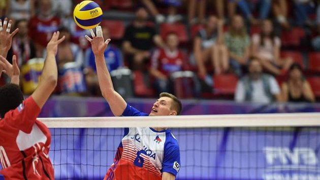 Čeští volejbalisté porazili v úvodním utkání domácího turnaje Světové ligy v Českých Budějovicích Egypt 3:2 a vybojovali druhou výhru v soutěži. Čeští volejbalisté porazili v úvodním utkání domácího turnaje Světové ligy v Českých Budějovicích Egypt 3:2 a vybojovali druhou výhru v soutěži.