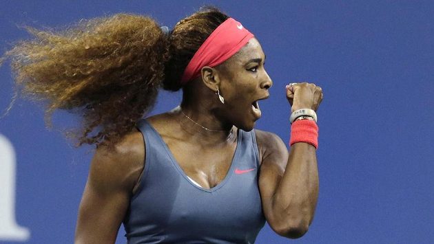 Serena Williamsová se raduje z postupu přes Francesku Schiavoneovou. Serena Williamsová se raduje z postupu přes Francesku Schiavoneovou.