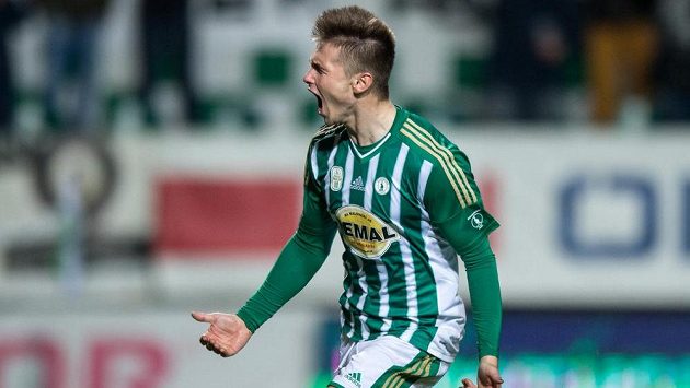Obránce Bohemians Daniel Krch oslavuje vítězný gól. Obránce Bohemians Daniel Krch oslavuje vítězný gól.