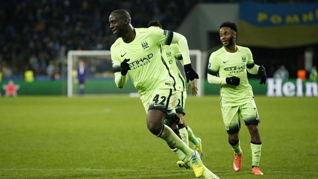 Yaya Touré se raduje z gólu v zápase s Dynamem Kyjev. Yaya Touré se raduje z gólu v zápase s Dynamem Kyjev.