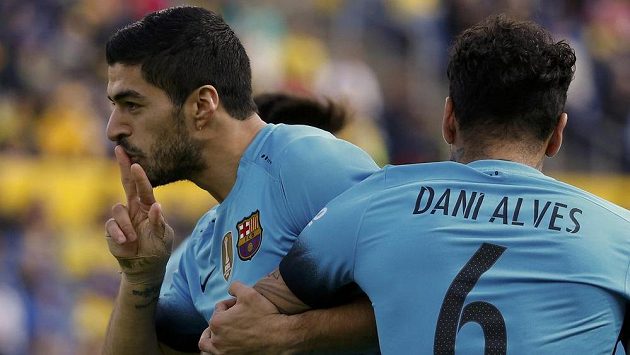 Luis Suárez z Barcelony se raduje ze vstřeleného gólu. Luis Suárez z Barcelony se raduje ze vstřeleného gólu.