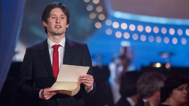 Tomáš Rosický během vyhlášení ankety Fotbalista roku 2015 v Obecním domě v Praze. Tomáš Rosický během vyhlášení ankety Fotbalista roku 2015 v Obecním domě v Praze.