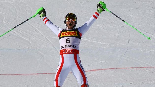 Rakouský lyžař Marcel Hirscher slaví, právě vyhrál na mistrovství světa slalom. Rakouský lyžař Marcel Hirscher slaví, právě vyhrál na mistrovství světa slalom.