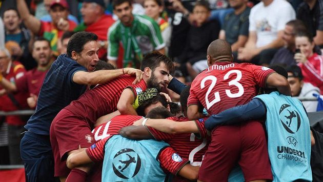 Portugalští hráči v semifinále ME 21 v Olomouci rozdrtili Německo. Portugalští hráči v semifinále ME 21 v Olomouci rozdrtili Německo.