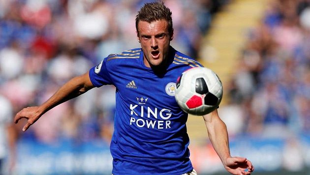 Kanonýr Leicesteru Jamie Vardy v akci. Kanonýr Leicesteru Jamie Vardy v akci.