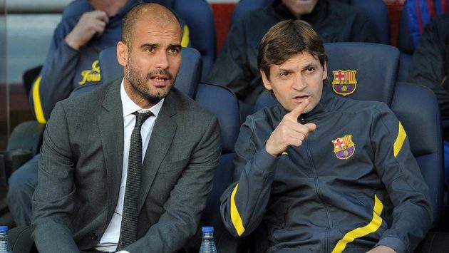 Ještě v květnu minulého roku seděli Pep Guardiola a Tito Vilanova (vpravo) na společné lavičce Barcelony na Nou Campu. Ještě v květnu minulého roku seděli Pep Guardiola a Tito Vilanova (vpravo) na společné lavičce Barcelony na Nou Campu.