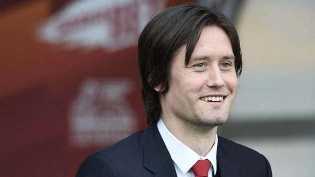 Tomáš Rosický návrat k reprezentaci zvažuje. Tomáš Rosický návrat k reprezentaci zvažuje.