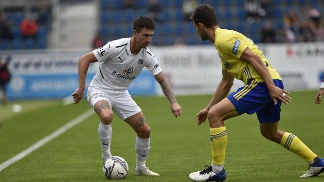 Vlevo Milan Petržela ze Slovácka Vlevo Milan Petržela ze Slovácka