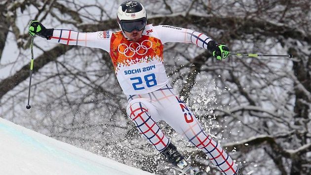 Český lyžař Ondřej Bank se po pádu zranil. Český lyžař Ondřej Bank se po pádu zranil.