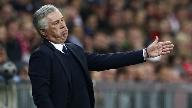 Trenér Carlo Ancelotti zůstane v Mnichově i další dvě sezóny. Trenér Carlo Ancelotti zůstane v Mnichově i další dvě sezóny.