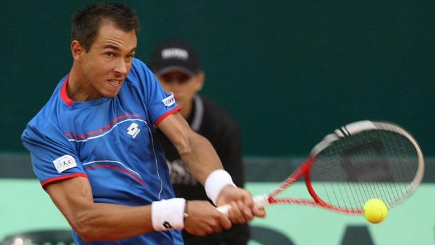 Lukáš Rosol v daviscupovém utkání proti Andreji Golubjovovi z Kazachstánu. Lukáš Rosol v daviscupovém utkání proti Andreji Golubjovovi z Kazachstánu.