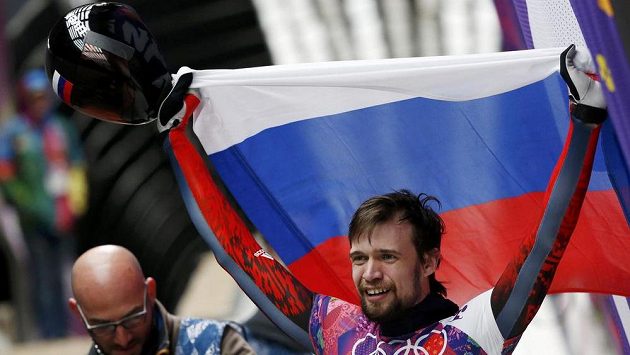 Rus Alexander Treťjakov se stal olympijským vítězem ve skeletonu. Rus Alexander Treťjakov se stal olympijským vítězem ve skeletonu.