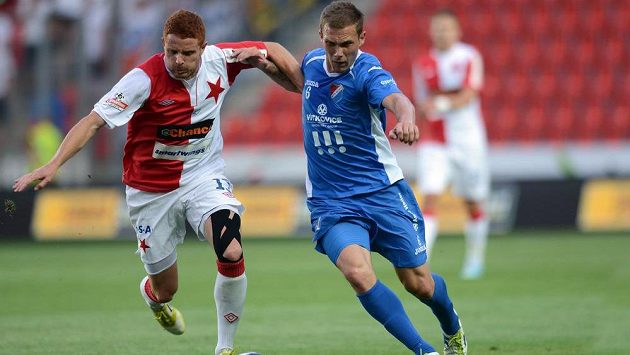 Záložník Slavie Praha Marcel Gecov (vlevo) a Lukáš Droppa z Baníku Ostrava během utkání 1. kola Gambrinus ligy v Edenu. Záložník Slavie Praha Marcel Gecov (vlevo) a Lukáš Droppa z Baníku Ostrava během utkání 1. kola Gambrinus ligy v Edenu.