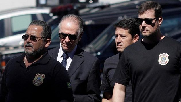 Brazilská policie zatkla předsedu národního olympijského výboru Carlose Arthura Nuzmana a obvinila ho z ovlivnění volby pořadatele loňských olympijských her v Riu de Janeiro. Brazilská policie zatkla předsedu národního olympijského výboru Carlose Arthura Nuzmana a obvinila ho z ovlivnění volby pořadatele loňských olympijských her v Riu de Janeiro.