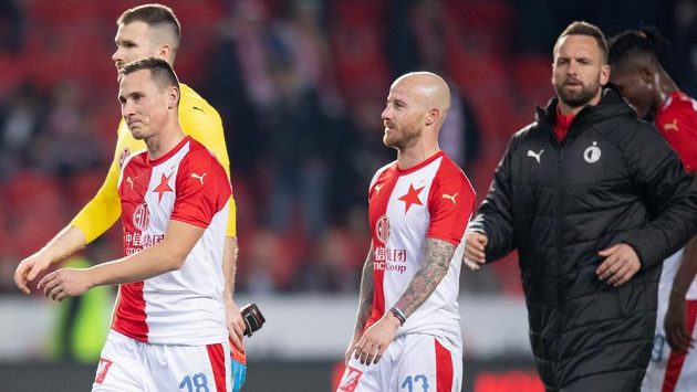 Fotbalisté Slavie Praha Jan Bořil, Ondřej Kolář, Miroslav Stoch a Přemysl Kovář po remíze s Libercem. Fotbalisté Slavie Praha Jan Bořil, Ondřej Kolář, Miroslav Stoch a Přemysl Kovář po remíze s Libercem.