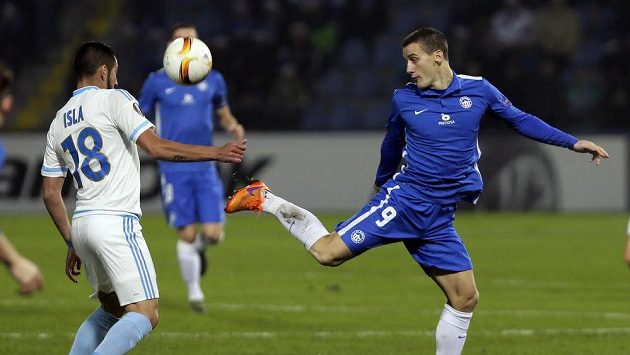 Herolind Shala si zahrál i českou nejvyšší soutěž. Kosovské reprezentaci však kvůli zranění proti Česku nepomůže. Herolind Shala si zahrál i českou nejvyšší soutěž. Kosovské reprezentaci však kvůli zranění proti Česku nepomůže.
