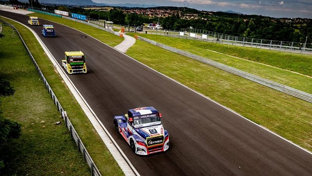 Adam Lacko s tahačem Buggyra na okruhu Hungaroring. Adam Lacko s tahačem Buggyra na okruhu Hungaroring.