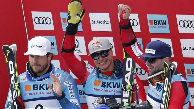 Tři nejlepší v superobřím slalomu - (zleva) stříbrný Nor Kjetil Jansrud, nový mistr světa Eric Guay z Kanady a jeho bronzový krajan Manuel Osborne-Paradis. Tři nejlepší v superobřím slalomu - (zleva) stříbrný Nor Kjetil Jansrud, nový mistr světa Eric Guay z Kanady a jeho bronzový krajan Manuel Osborne-Paradis.