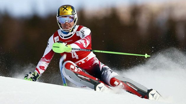 Rakušan Marcel Hirscher na trati v Aare, kde minulý víkend problémy s počasím nebyly. Rakušan Marcel Hirscher na trati v Aare, kde minulý víkend problémy s počasím nebyly.