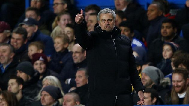 Jsi jednička! Kouč Chelsea José Mourinho oslavil stou výhru v Premier League. Nejrychleji ze všech trenérů v historii. Jsi jednička! Kouč Chelsea José Mourinho oslavil stou výhru v Premier League. Nejrychleji ze všech trenérů v historii.
