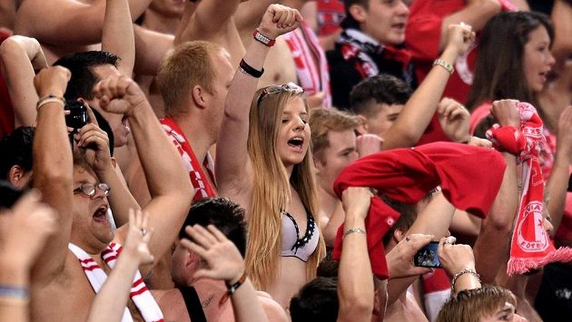 Na slávistické tribuně Sever bývá veselo, v sobotu bude zavřeno. Na slávistické tribuně Sever bývá veselo, v sobotu bude zavřeno.