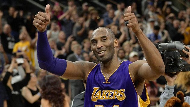 Kobe Bryant se loučí s fanoušky Los Angeles Kobe Bryant se loučí s fanoušky Los Angeles