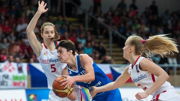 Z utkání českých basketbalistek proti Itálii. Z utkání českých basketbalistek proti Itálii.