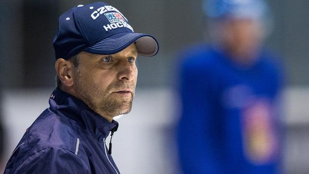 Trenér české hokejové reprezentace Josef Jandač. Trenér české hokejové reprezentace Josef Jandač.